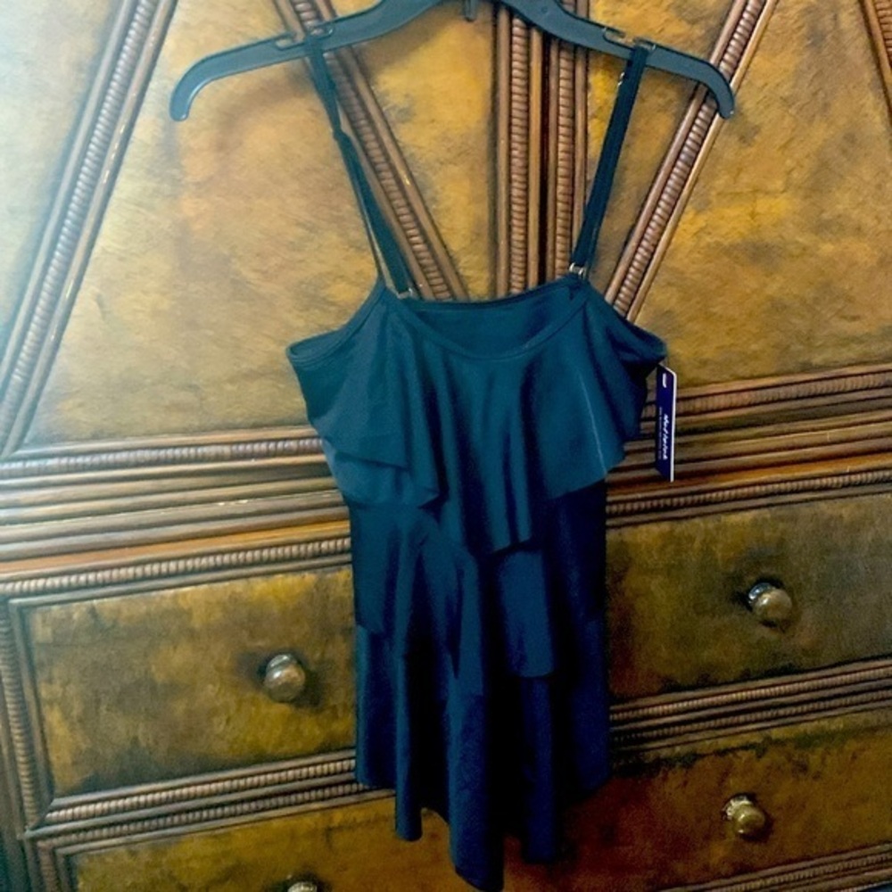 Elegant Black Layered Women's swimsuit top by Holipick adjustable straps new XS